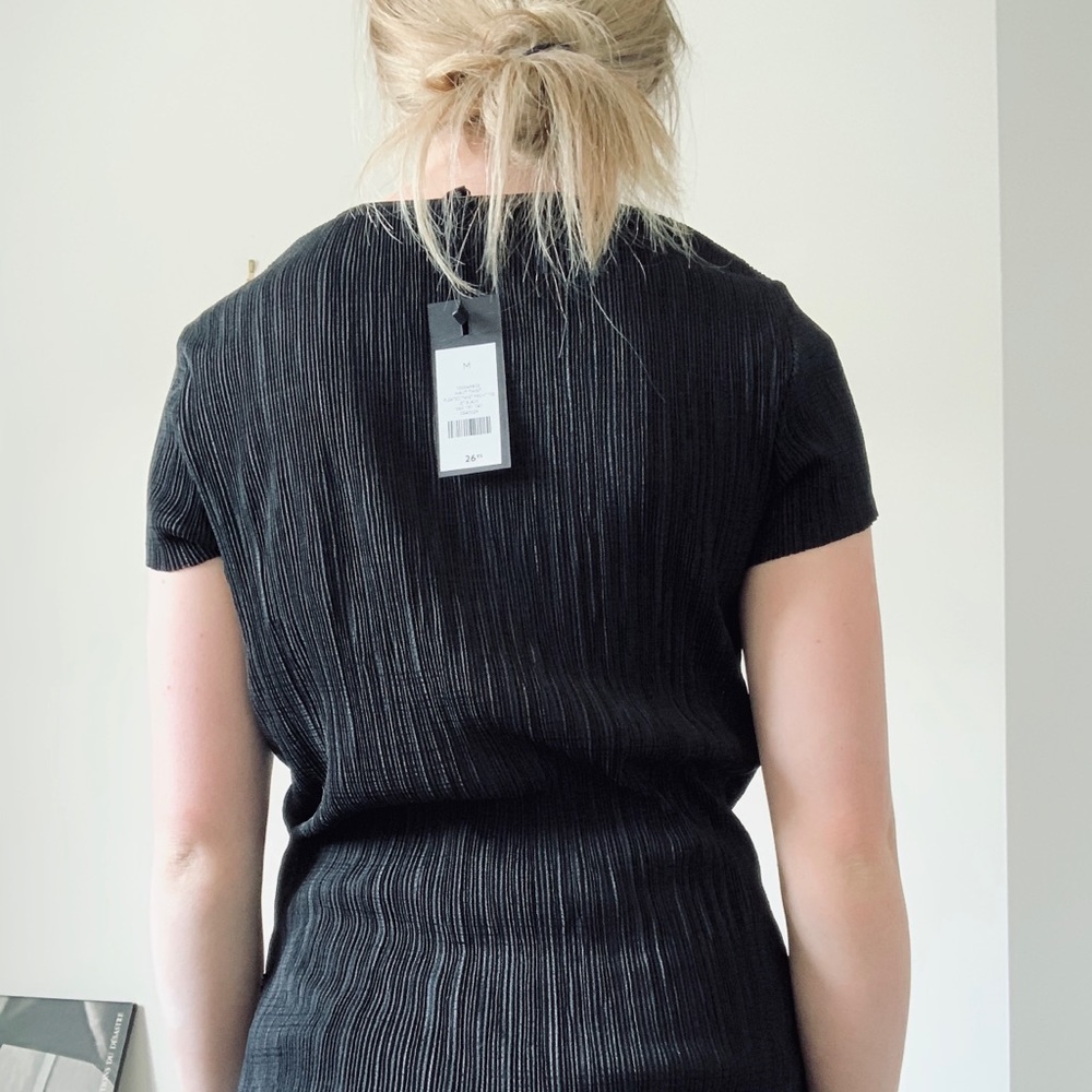 Women’s new black top